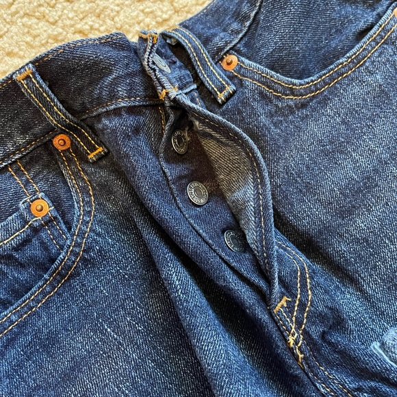 Levi jean shorts - Picture 10 of 15